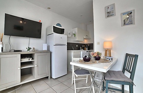 Cheray Casa | Maravillosa casa de vacaciones para 4 personas con piscina, WIFI, terraza y aparcamiento