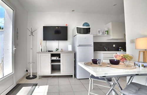 Cheray Casa | Maravillosa casa de vacaciones para 4 personas con piscina, WIFI, terraza y aparcamiento