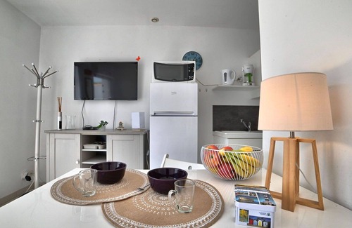 Cheray Casa | Maravillosa casa de vacaciones para 4 personas con piscina, WIFI, terraza y aparcamiento