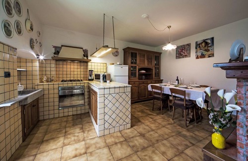 Stazzema Casa | Maravillosa casa de vacaciones para 4 personas con WIFI, TV y terraza