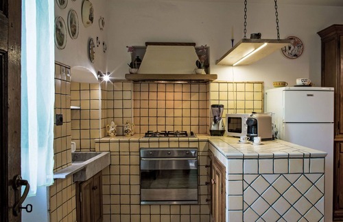 Stazzema Casa | Maravillosa casa de vacaciones para 4 personas con WIFI, TV y terraza