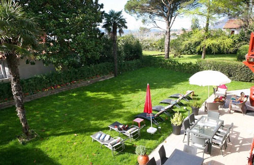 Hendaye Casa | Preciosa Villa 4****, 300 m de playa, 12 pax, vistas a bahía, jardin y parking