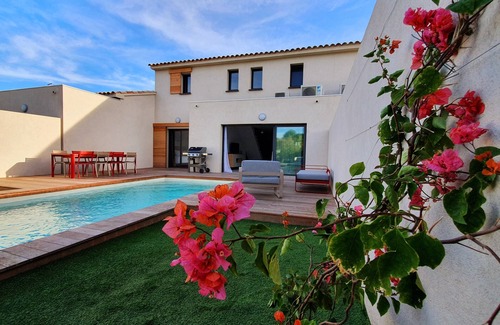 Cala Rossa Villa | Beautiful Villa 5 *, 6-8 people, T5, 4 Bedrooms with private heated pool