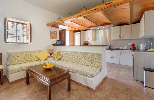 Es Canar Villa | Preciosa villa "Can Cosmi" con Wi-Fi, piscina, terrazas, jardín y balcón