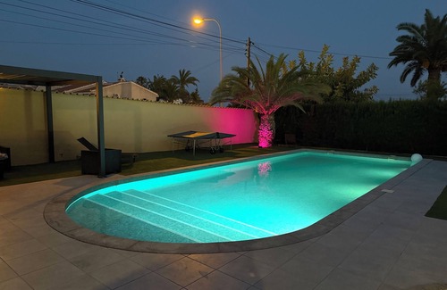 Quesada Casa | Hermosa villa con gran piscina y estudio independiente en ciudad quesada Wifi