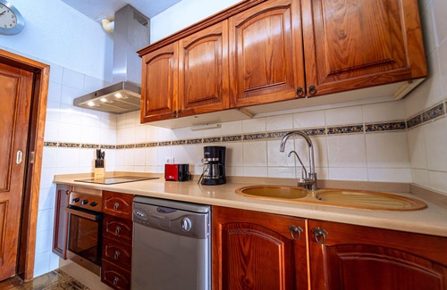 Arico Chalet De Esquí | Beautiful Villa Duque with Pool & Parking Poris de Abona