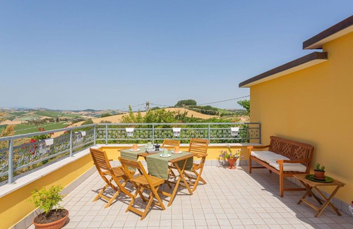 Ripatransone Casa | Casa de vacaciones con WIFI, A/C, TV, terraza, mascotas permitida, vista panorámica, aparcamiento