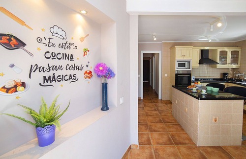San Juan de Alicante Casa | Preciosa casa de vacaciones con WIFI, A/C, piscina privada, TV, terraza y aparcamiento