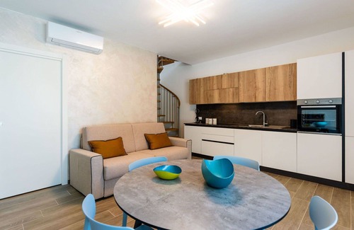 Villanova d'Albenga Casa | Maravillosa casa de vacaciones para 4 personas con WIFI, A/C, TV, patio y mascotas permitida