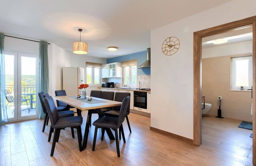 Trgetari Casa | Casa de vacaciones con WIFI, piscina privada, A/C, TV, terraza, mascotas permitida, aparcamiento