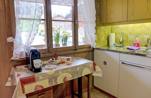 Frutigen Villa | Maravillosa casa de vacaciones para 3 personas con WIFI, TV, mascotas permitida y vista panorámica