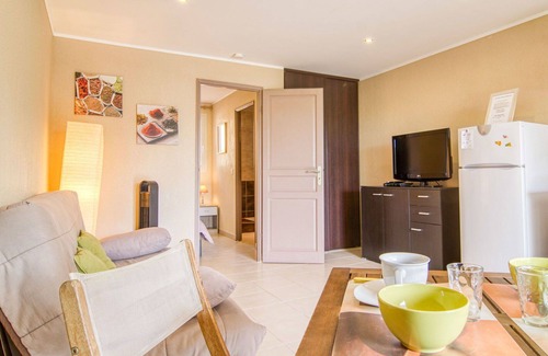 Bauduen Villa | Maravillosa casa de vacaciones con WIFI, A/C, TV, terraza, mascotas permitida y aparcamiento