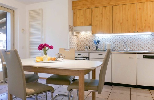 Blenio Casa | Estupenda casa de vacaciones con WIFI, TV, terraza, mascotas permitida y vista panorámica