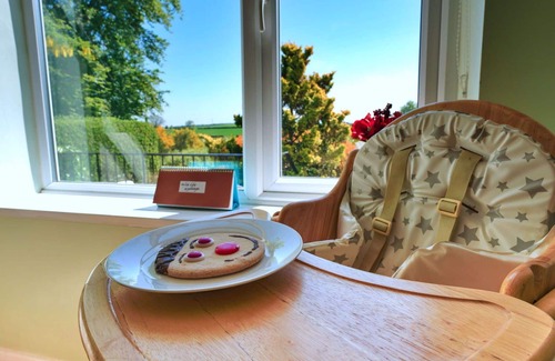 Ault Hucknall Casa | Estupenda casa de vacaciones para 5 personas con WIFI y mascotas permitida
