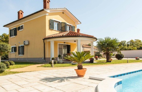 Trget Casa | Estupenda casa de vacaciones con piscina privada, WIFI, A/C, TV, terraza y aparcamiento