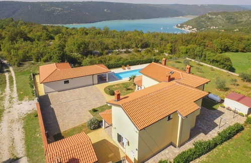 Trget Casa | Estupenda casa de vacaciones con piscina privada, WIFI, A/C, TV, terraza y aparcamiento