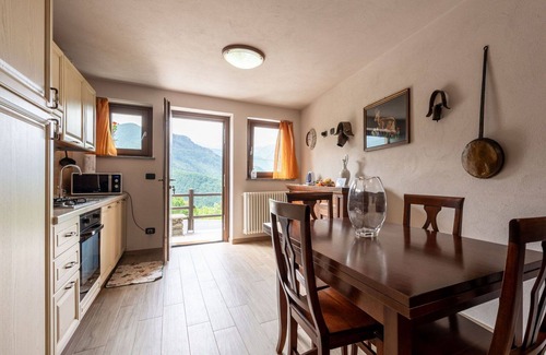 Roburent Casa | Maravillosa casa de vacaciones para 5 personas con WIFI, TV, terraza y aparcamiento