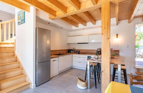 Primelin Casa | Estupenda casa de vacaciones para 6 personas con WIFI, TV, terraza y mascotas permitida