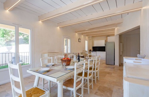 Bauduen Casa | Estupenda casa de vacaciones con WIFI, TV, terraza, mascotas permitida y aparcamiento