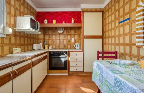 Les Deveses Casa | Preciosa casa de vacaciones para 8 personas con WIFI, TV, patio, mascotas permitida y aparcamiento