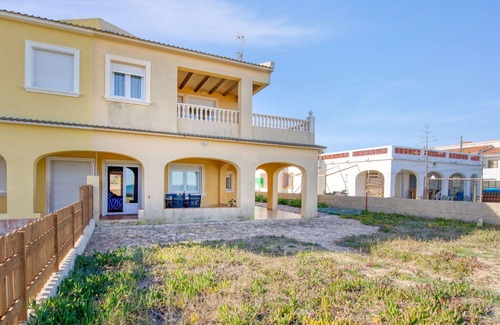 Les Deveses Casa | Preciosa casa de vacaciones para 8 personas con WIFI, TV, patio, mascotas permitida y aparcamiento