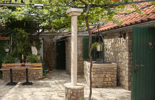 Cista Velika Casa | Preciosa casa de vacaciones con piscina privada, A/C, WIFI, TV, terraza y aparcamiento