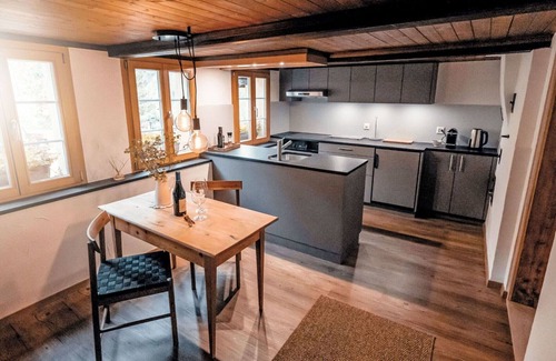 Innertkirchen Villa | Maravillosa casa de vacaciones para 2 personas con WIFI, TV, patio y vista panorámica