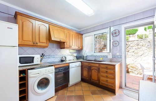 Tossa de Mar Casa | Estupenda casa de vacaciones para 7 personas con WIFI, piscina, TV, balcón y aparcamiento
