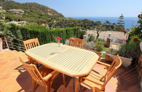 Tossa de Mar Casa | Estupenda casa de vacaciones para 7 personas con WIFI, piscina, TV, balcón y aparcamiento