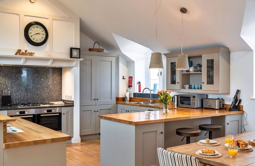 Ruan High Lanes Casa | Estupenda casa de vacaciones para 8 personas con WIFI y terraza