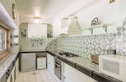 Genazzano Villa | Preciosa casa de vacaciones con jacuzzi, A/C, WIFI, piscina, TV, mascotas permitida