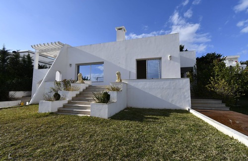 Eastern Hawaria Casa | Hermosa villa de nueva construcción con piscina, ideal para unas vacaciones en familia