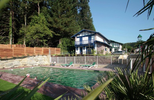 Behobie Villa | Ideal villa con estilo Vasco a 3 km del mar