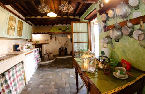 Massa e Cozzile Villa | Casa de vacaciones con WIFI, piscina privada, TV, veranda, mascotas permitida, aparcamiento