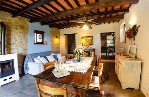 Massa e Cozzile Villa | Casa de vacaciones con WIFI, piscina privada, TV, veranda, mascotas permitida, aparcamiento