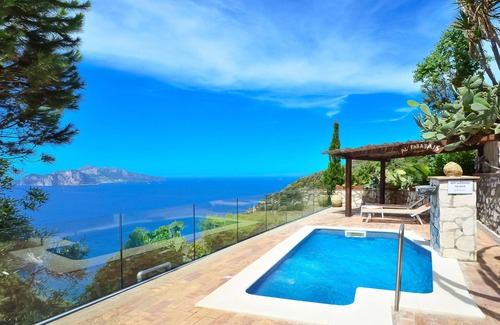 Termini Villa | Hermosa VILLA BACCO con impresionantes vistas al mar, piscina, jardín y terraza