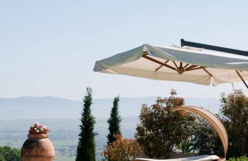 Montepulciano Villa | Beautiful villa with swimming pool, ideal for groups