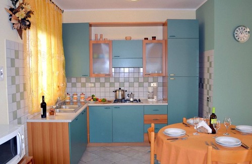 Partinico Casa | Hermosa Villa Ivana 1 mucho sol y verde, cerca de la playa, clima, Wi-Fi gratis.