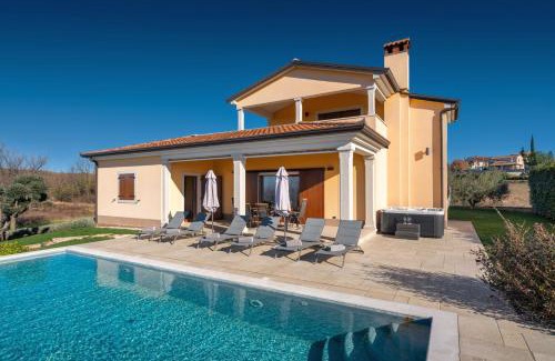 Farini Villa | Beautiful villa Kadore with pool in Porec