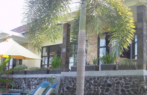 Kalibukbuk Villa | Hermosa villa en una colina con vistas al mar, montaña y campo de arroz