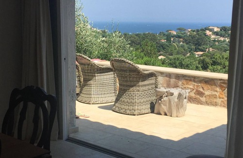 Guerrevieille Villa | Hermosa villa, vista al mar en el campo de golf de Saint Tropez, piscina privada y tenis