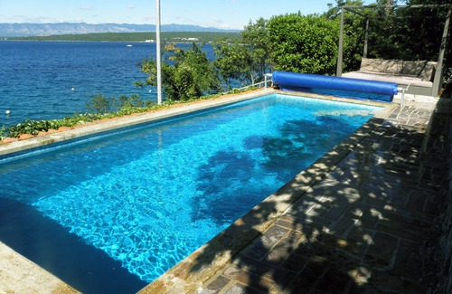 Vantacici Villa | Hermosa "Villa Valica" a pocos pasos de una playa de arena.