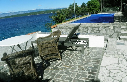 Vantacici Villa | Hermosa "Villa Valica" a pocos pasos de una playa de arena.