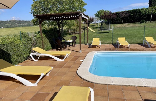 Sant Marti d'Albars Casa | Casa de piedra caliza histórico clásico con un bonito jardín con piscina y vista panorámica
