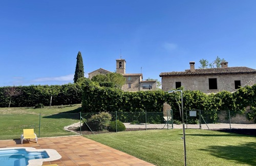Sant Marti d'Albars Casa | Casa de piedra caliza histórico clásico con un bonito jardín con piscina y vista panorámica
