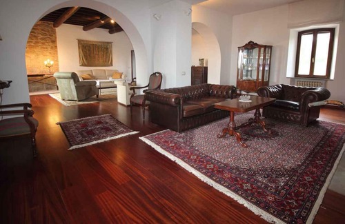 Guzman Villa | Beautiful Villa With An Oasis Of Peace All Around