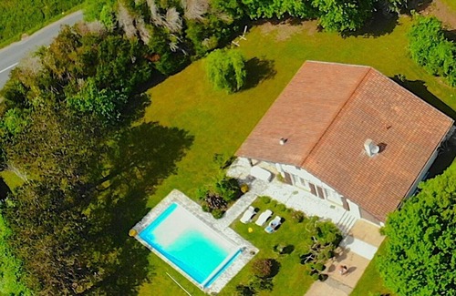 Arbonne Villa | Hermosa villa con encantadores jardines y piscina climatizada
