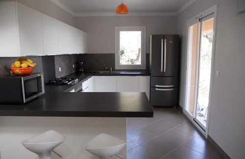 Castellar Villa | HERMOSA VILLA CON PISCINA VISTA AL MAR Y MONTAÑAS, ALTURAS DE MENTON, RIVIERA FRANCESA