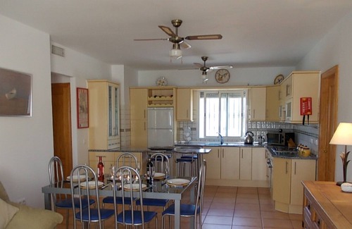 Locaiba Villa | Hermosa villa con huerto propio, piscina privada grande y lujosa área sombreada