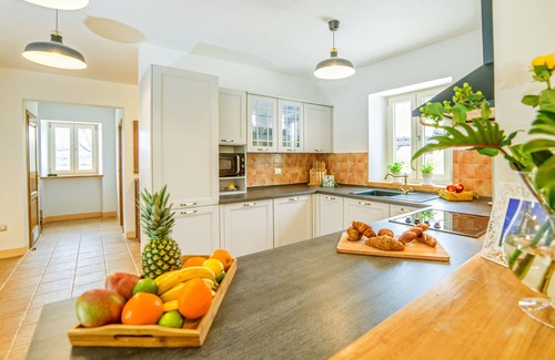 Momjan Casa | Hermosa villa con piscina, vistas al mar, barbacoa, wifi, conexión Wi-Fi